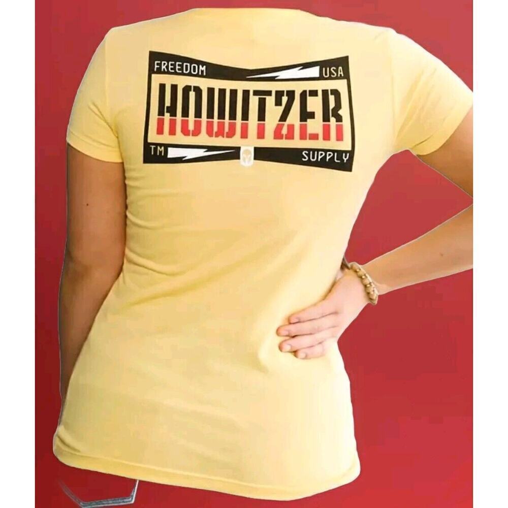 Howitzer‎ Push Pull Freedom T Shirt Women Large Yellow V Neck Short Sleeve A113